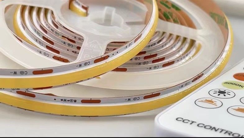 90 CRI COB 560leds CCT 調光可 LED ストライプ 8mm PCB エネルギー節約のためのエコフレンドリー照明 ヨーロッパ