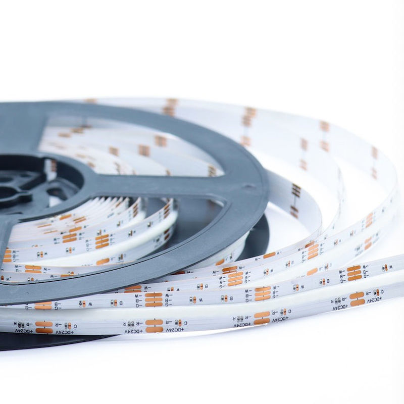 784 LED/m RGBW チップ COB LED ストライプ 調節可能 -20°C から 60°C DC 24V 入力電圧