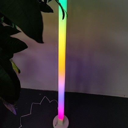 寝室 装飾用 周囲照明 1.5m LED 色とりどりの小さな箱 リモコン 床ランプ 10000 作業時間