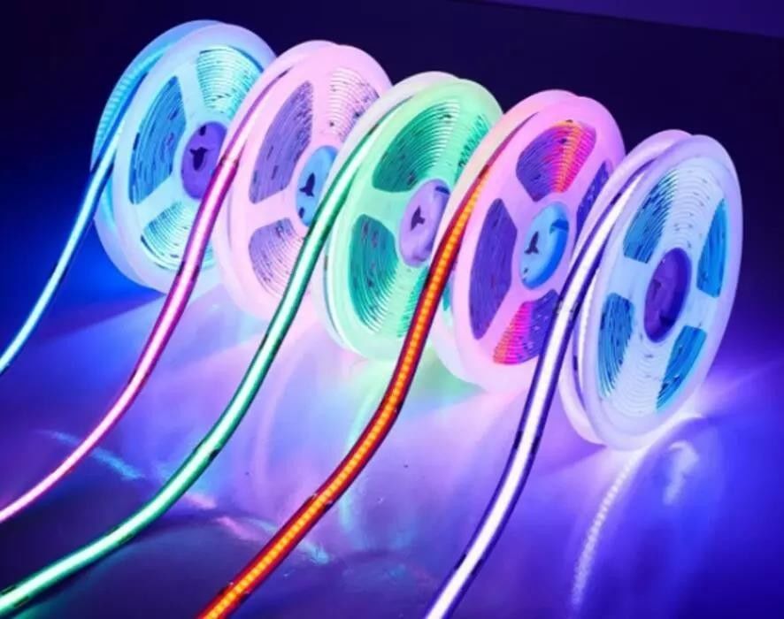 ランプ 光流量 lm 1000 24V 576LEDs/メートル RGB COB LED ソフトライトストライプ