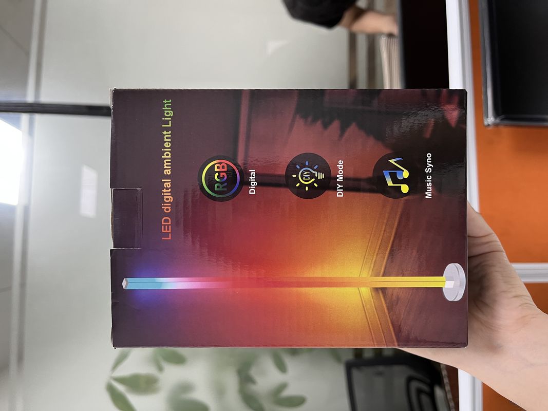 RGB LEDコーナーフロアランプ ホーム.ホテル.照明 現代のリビングルームのための装飾機能