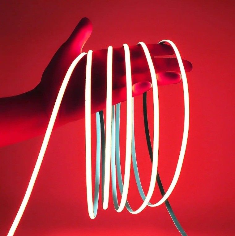 長持ちするCOB LEDストライプライト 暗くなる 3mm 超薄 400Leds / m ホワイトCOBテープ 50000時間理想