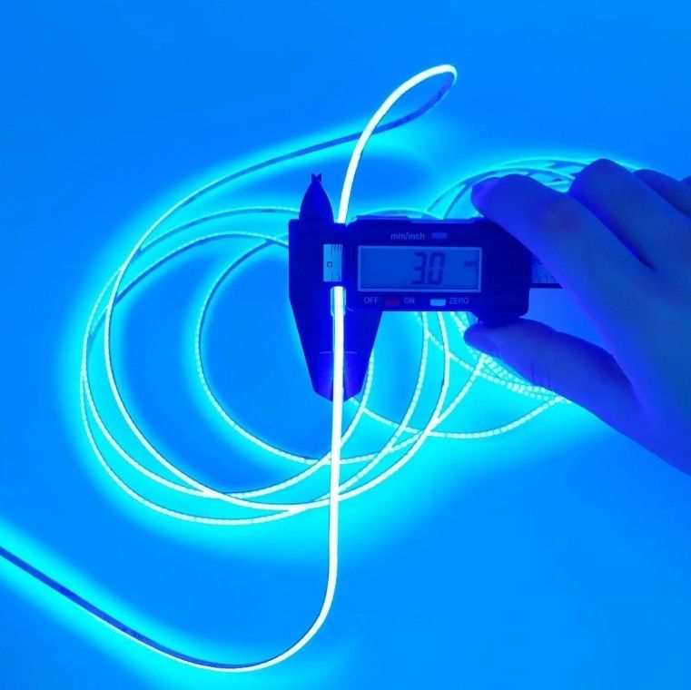 DC 12V 24V 5V 柔軟な照明のための超狭い3mmドットレスCOB LEDストライプライト